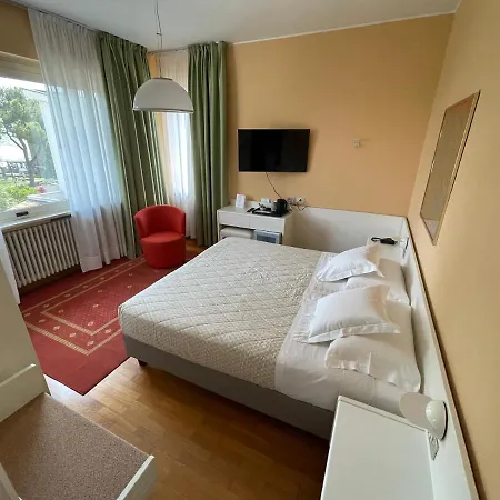 Le Petit Du Lac Bed & Breakfast 3*