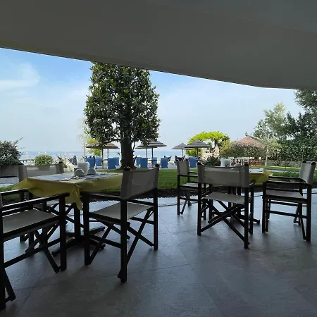 Le Petit Du Lac Bed & Breakfast Sirmione