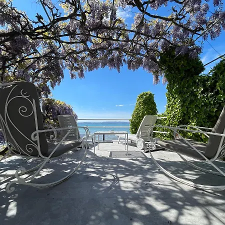 Le Petit Du Lac Bed & Breakfast 3*
