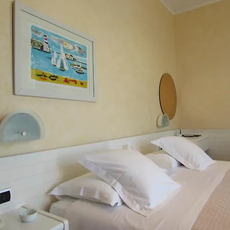 Le Petit Du Lac Bed & Breakfast 3*